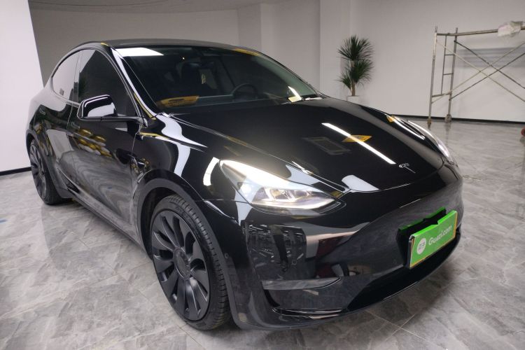 特斯拉 Model Y 2021款 Performance高性能全轮驱动版车身外观3