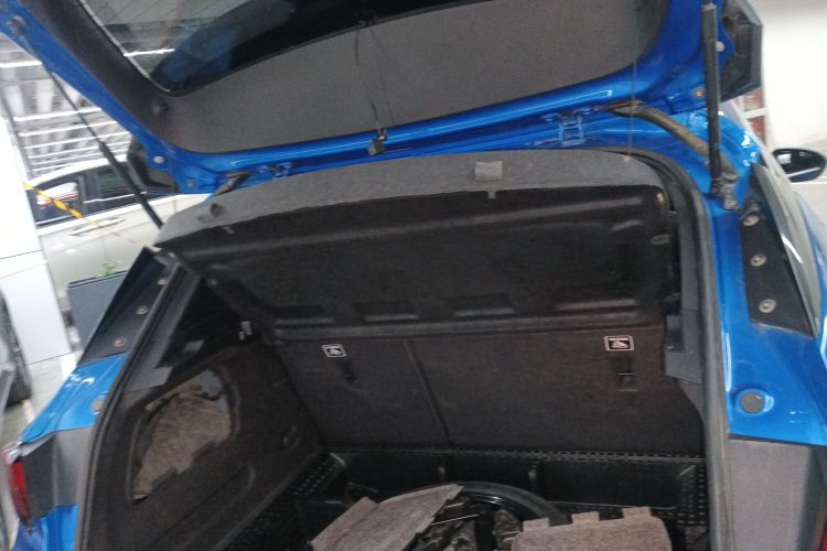 别克 威朗 2016款 两厢GS 20T 双离合豪情运动型机舱底盘23