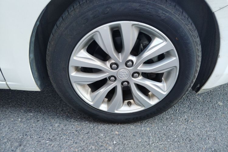 别克 英朗 2018款 15T 双离合精英型 国V车身外观10