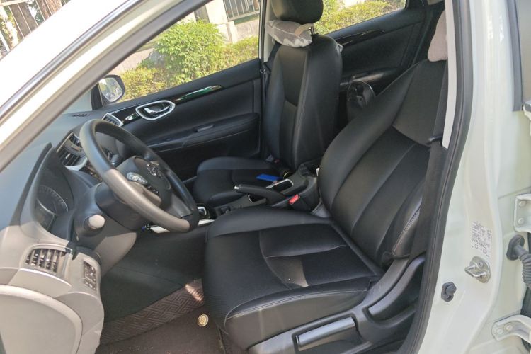 日产 轩逸 2022款 经典 1.6XL CVT豪华版中控内饰19