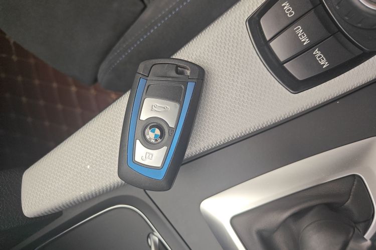 宝马3系 2018款 320i M运动套装中控内饰11