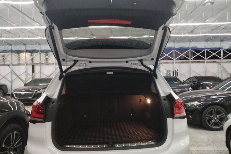 宝马X1 2020款 sDrive20Li 尊享型机舱底盘23