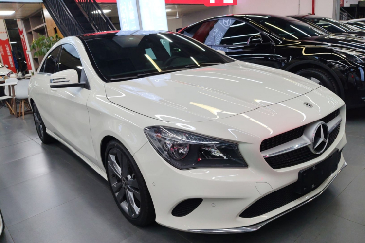 奔驰CLA 2017款 改款 CLA 200 动感型车身外观3