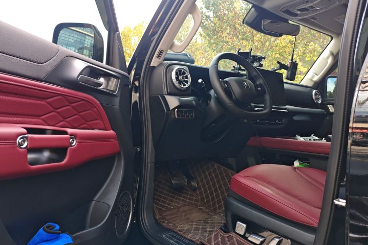 坦克300 2025款 2.0T 征服者中控内饰20