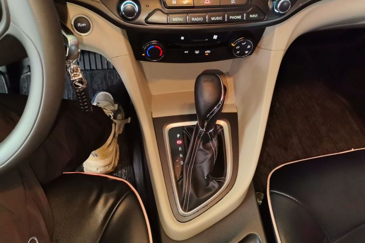 别克 英朗 2015款 15N 自动精英型中控内饰18