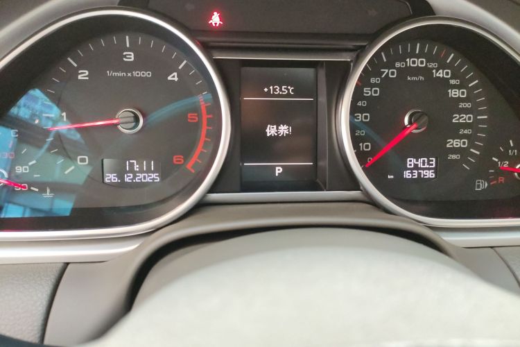 奥迪Q7 2012款 3.0 TDI 领先型中控内饰15