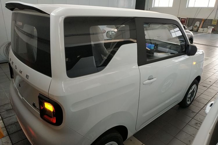 吉利银河 熊猫 2025款 210km 元气熊车身外观6