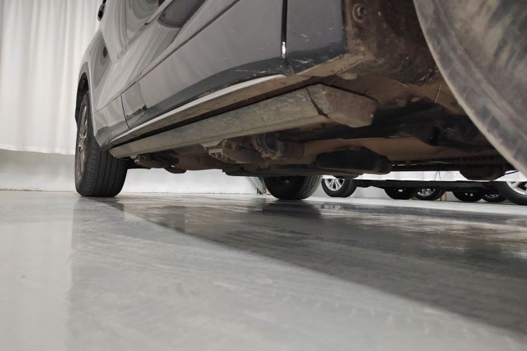 丰田 皇冠陆放 2021款 2.5L HEV四驱精英版局部细节9001