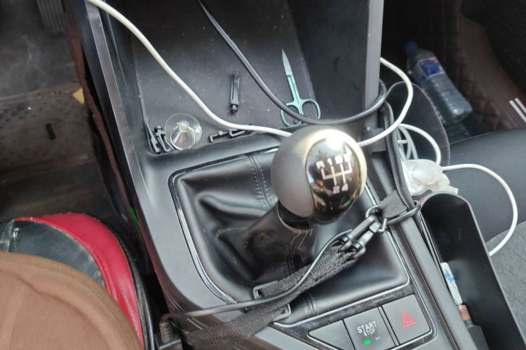 荣威i5 2023款 1.5L 手动舒享版中控内饰18