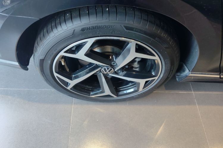 大众 迈腾 2023款 200万辆纪念版 330TSI DSG豪华型车身外观6008