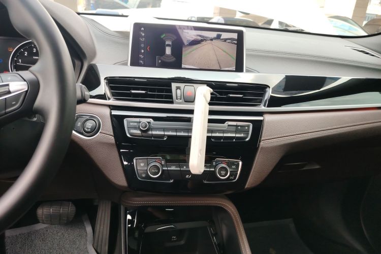 宝马X2 2020款 sDrive25i 领先型M越野套装中控内饰16
