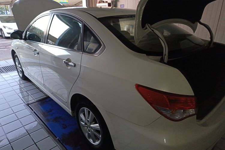 日产 轩逸 2016款 经典 1.6XE 手动领先版车身外观4