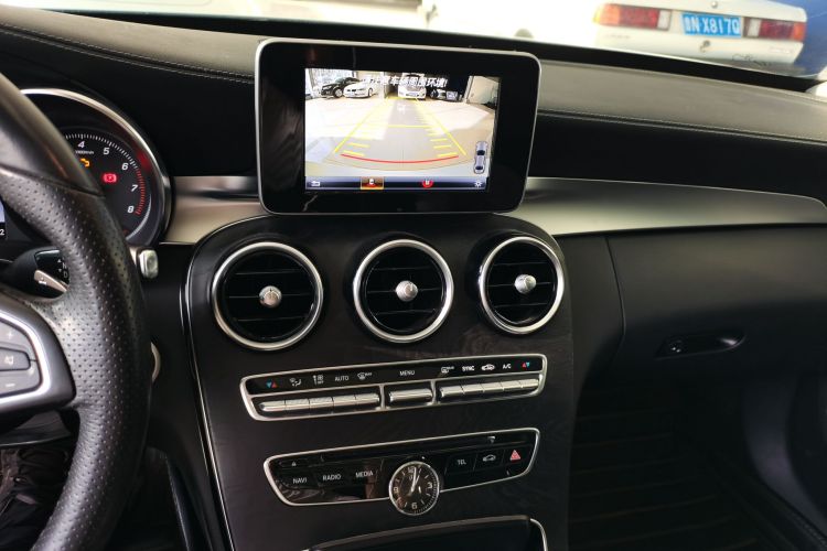 奔驰C级 2017款 改款 C 200 L 4MATIC 运动版中控内饰16