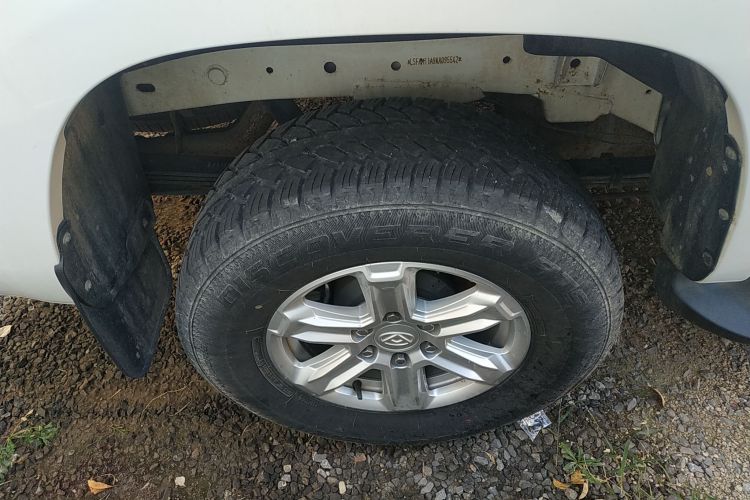 上汽大通MAXUS 大通T70 2019款 2.0T柴油自动四驱舒享型标箱高底盘车身外观6008