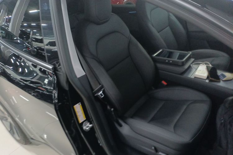 特斯拉 Model Y 2025款 后轮驱动版局部细节41