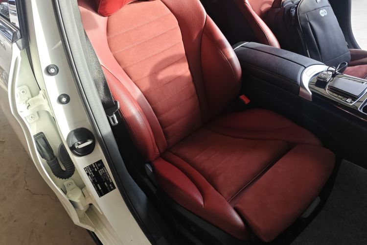 奔驰C级 2020款 C 260 运动版局部细节41