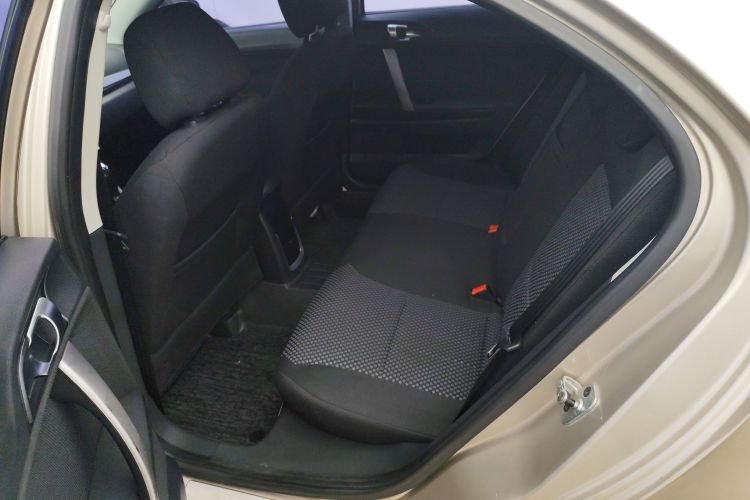 荣威550 2013款 经典版 550 1.8L 自动风尚型中控内饰7004