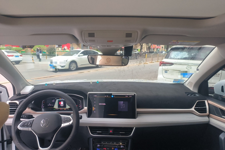 大众 途岳 2024款 300TSI 两驱满月版中控内饰22