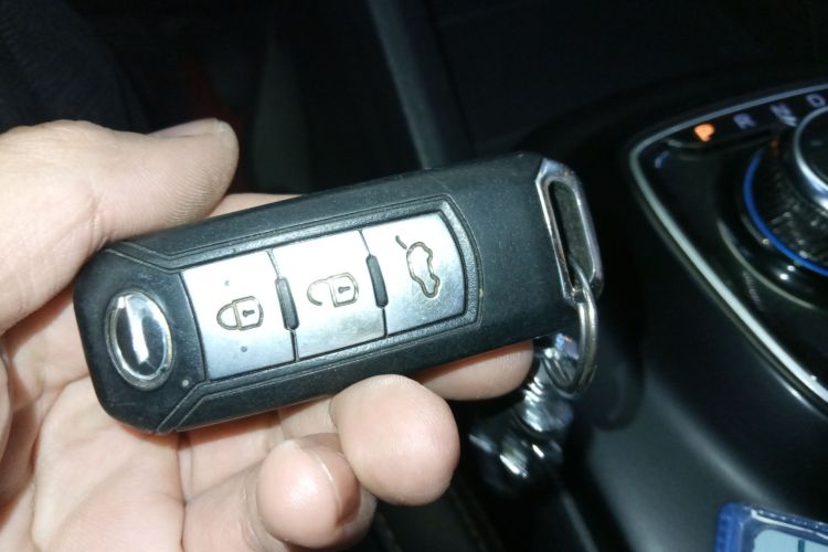 埃安 传祺GE3 2017款 310 智享版中控内饰11