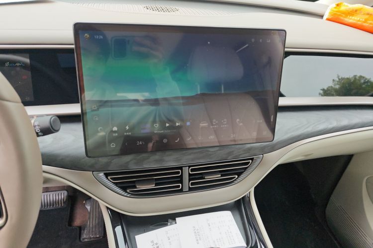 腾势D9 2022款 DM-i 1040 尊贵型局部细节16