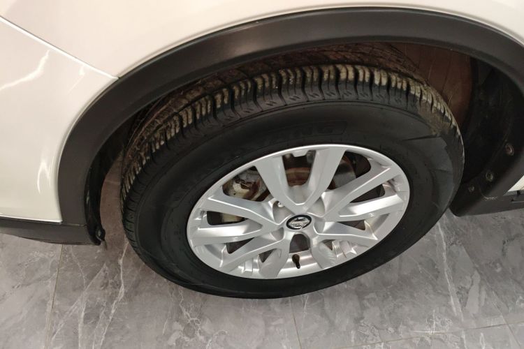 日产 奇骏 2019款 2.0L CVT舒适版 2WD车身外观6007