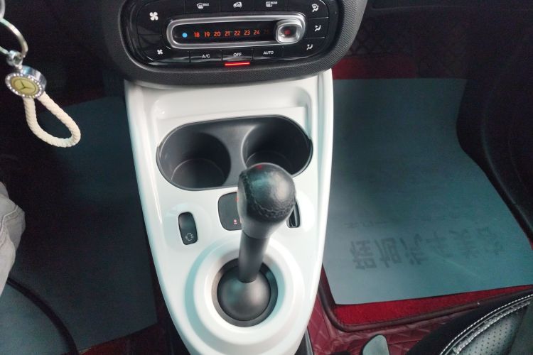 smart fortwo 2015款 1.0L 52千瓦硬顶灵动版局部细节18