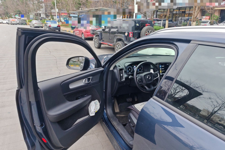 沃尔沃XC40 2021款 T4 四驱智行时尚版中控内饰20