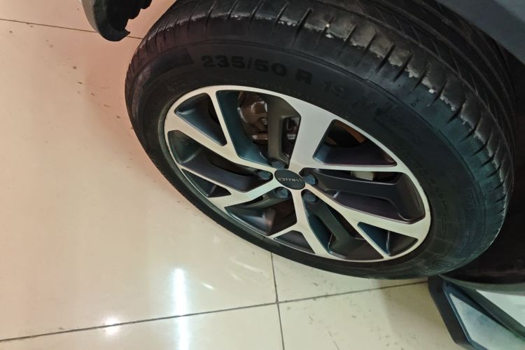 领克01 2017款 2.0T 四驱劲Pro版车身外观6008