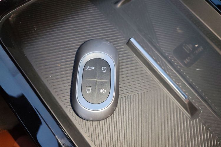 捷途山海L7 2024款 1.5T 120km ULTRA 7座中控内饰11