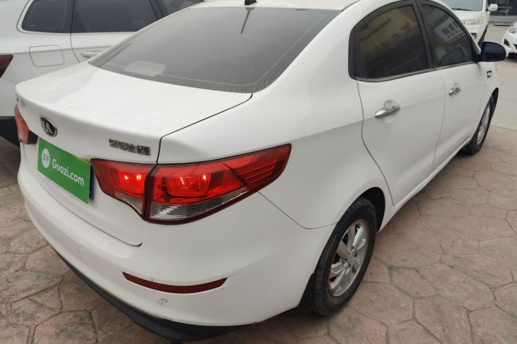 起亚K2 2015款 三厢 1.4L MT GLS车身外观7