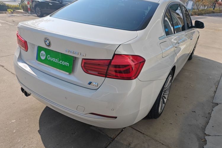 宝马3系 2019款 320Li 时尚型车身外观9