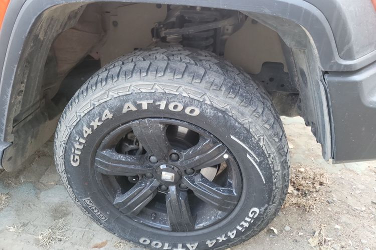 坦克300 2023款 越野版 2.0T 挑战者车身外观10