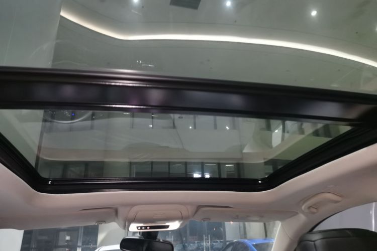 凯迪拉克XT5 2016款 28T 四驱豪华型中控内饰22