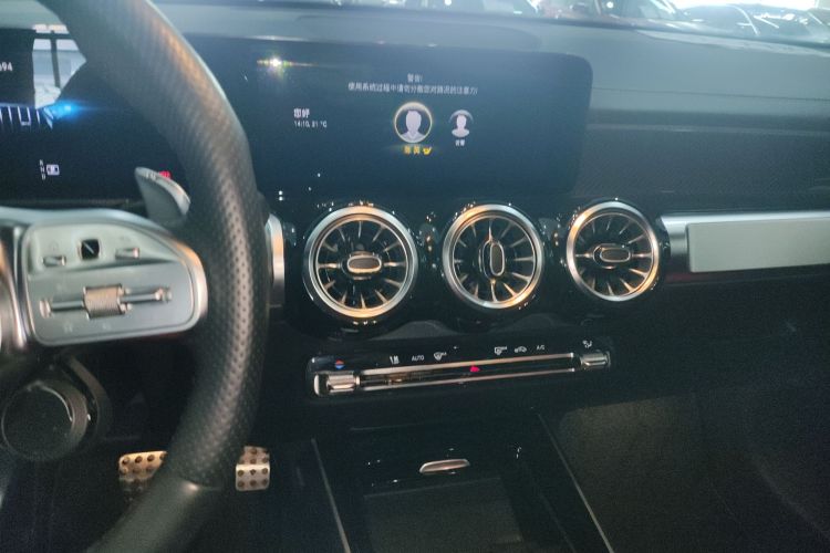 奔驰GLB AMG 2021款 改款 AMG GLB 35 4MATIC局部细节16