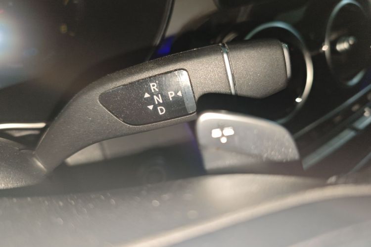 奔驰C级 2021款 C 260 星耀臻藏版中控内饰18