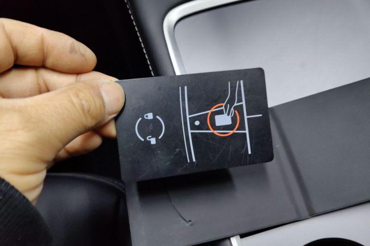 特斯拉 Model Y 2023款 后轮驱动版中控内饰7001