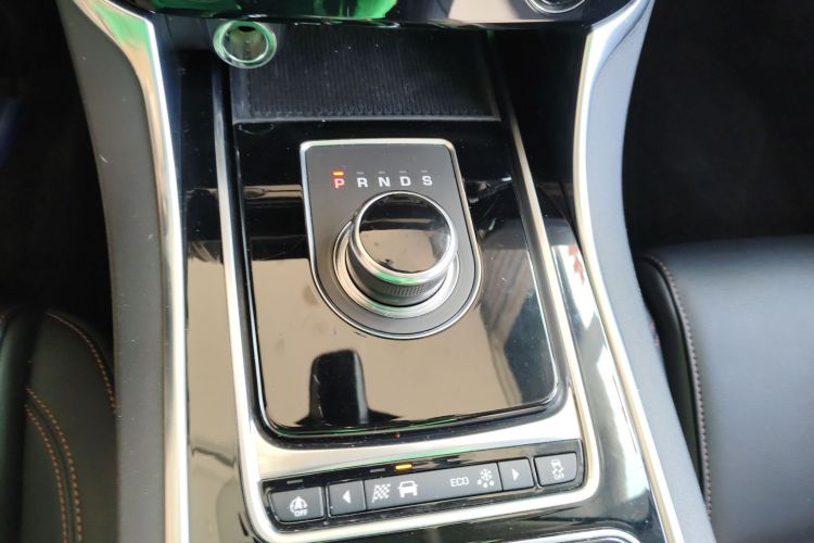 捷豹XEL 2019款 2.0T 200PS 尊享版中控内饰18