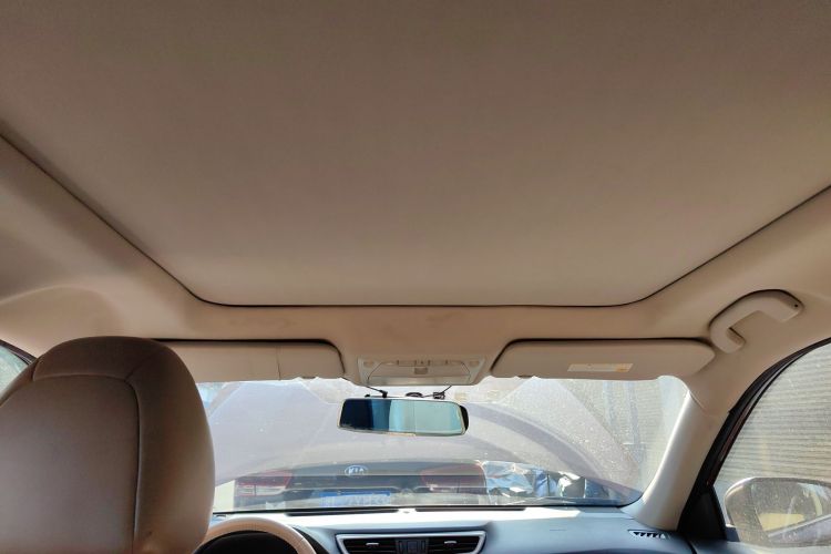 日产 奇骏 2015款 2.0L CVT舒适MAX版 2WD中控内饰22