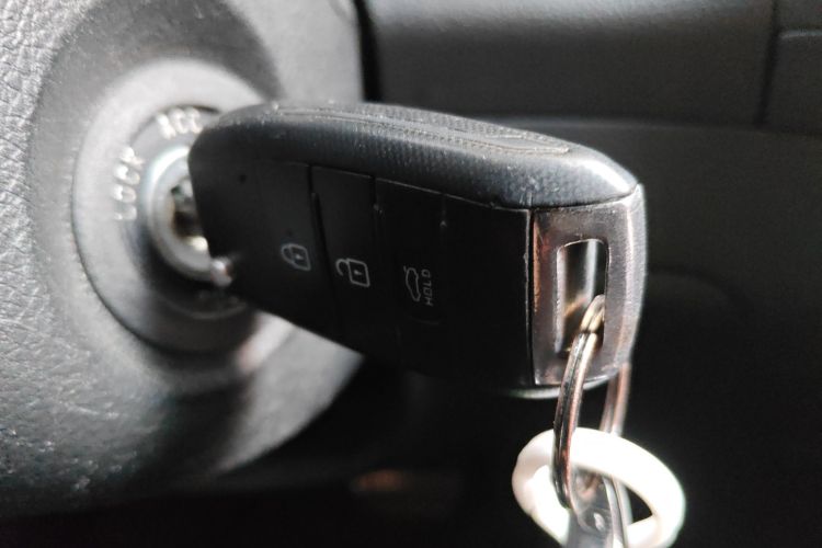 起亚K3 2015款 1.6L 自动GL中控内饰11