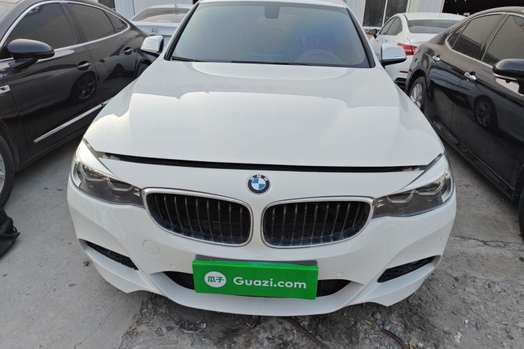 宝马3系GT 2019款 320i M运动型车身外观2