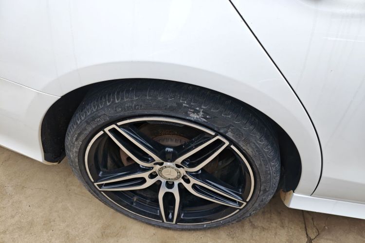 奔驰E级 2017款 E 200 运动型 4MATIC车身外观56