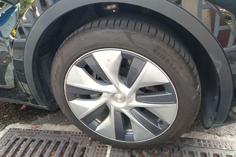 特斯拉 Model Y 2022款 改款 后轮驱动版车身外观6007