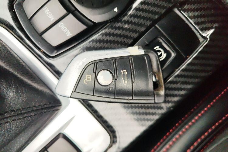 宝马1系 2017款 118i 时尚型中控内饰11