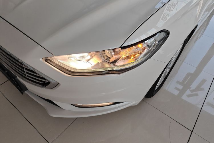 福特 蒙迪欧 2018款 EcoBoost 180 时尚型局部细节36