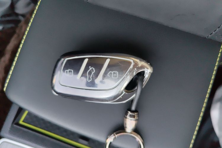 荣威RX5 2020款 PLUS 300TGI 自动Ali国潮旗舰版中控内饰7001