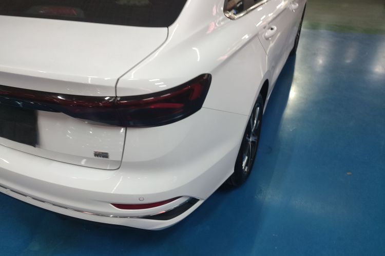 吉利汽车 帝豪 2023款 第4代冠军版 1.5L CVT尊贵型车身外观9