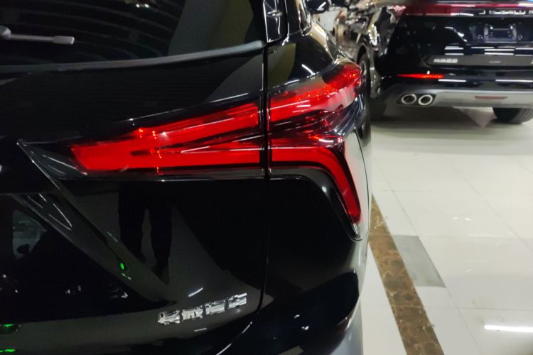 哈弗神兽 2022款 1.5T 智领版车身外观6006