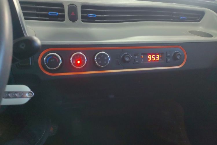 五菱汽车 宏光MINIEV 2022款 自在款 磷酸铁锂中控内饰16