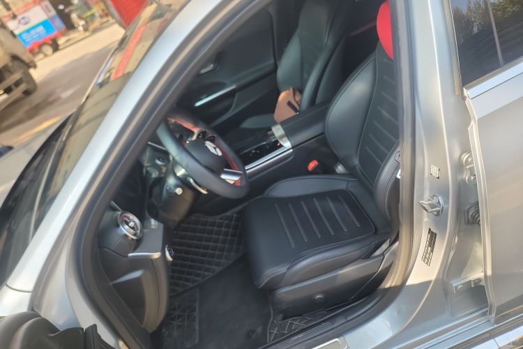 奔驰C级 2022款 改款 C 260 L 运动版中控内饰19