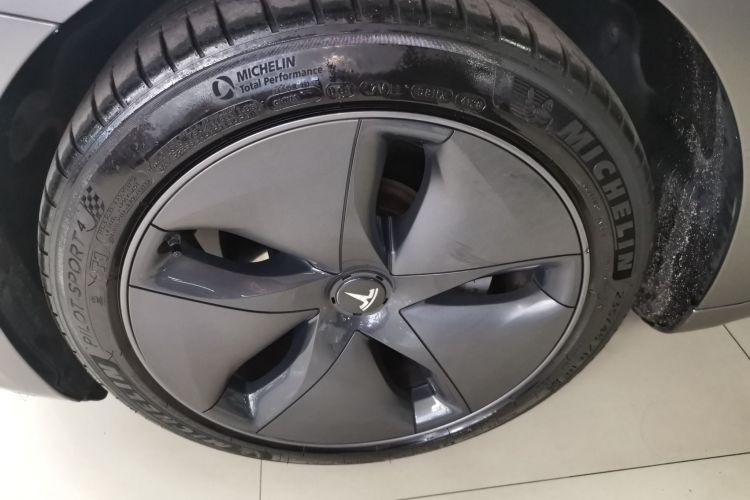 特斯拉 Model 3 2020款 改款 标准续航后驱升级版车身外观6001